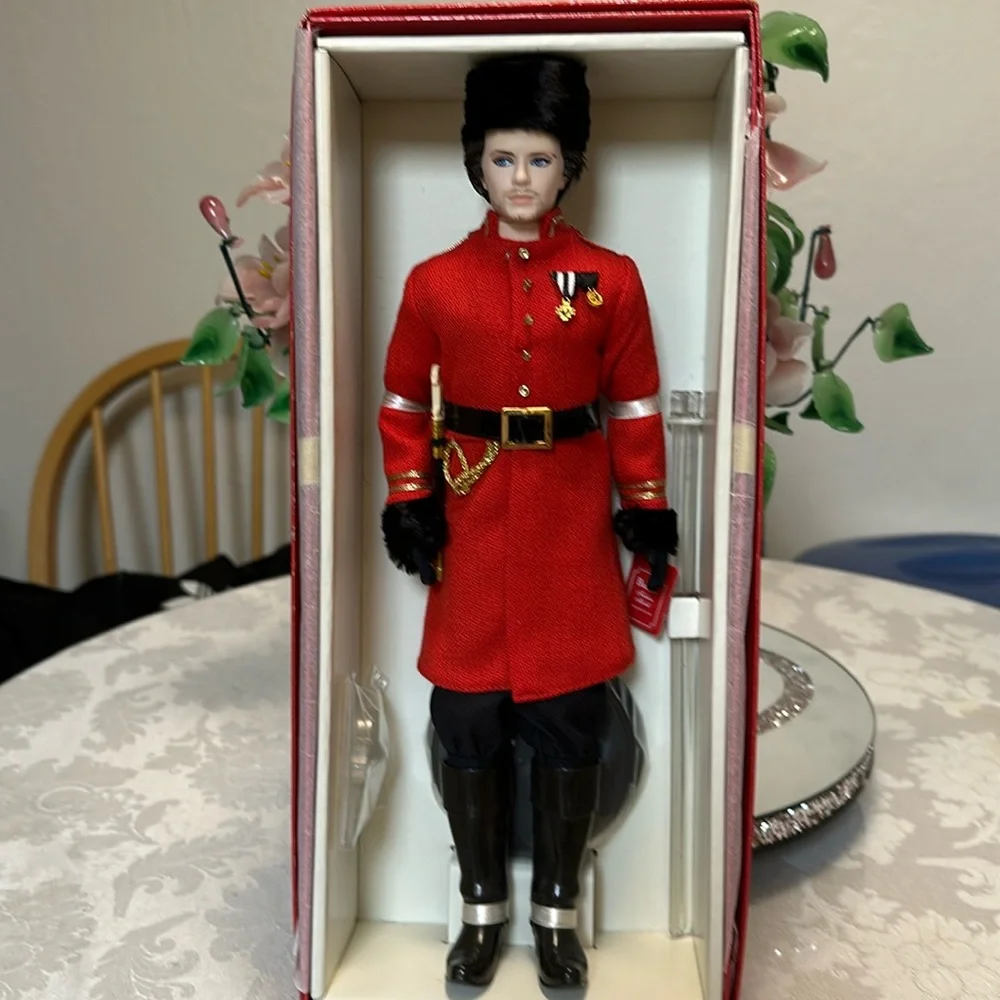 2010 Nicolai,  Ken Russian Genuine Silkstone doll (Barbie) - Picture 2 of 11